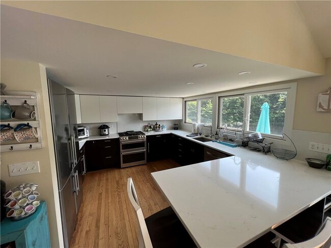 Building Photo - 45 Berrie Ln