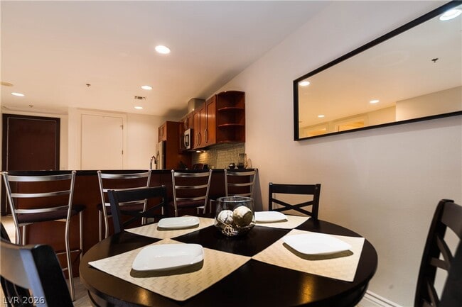 Building Photo - 4525 Dean Martin Dr