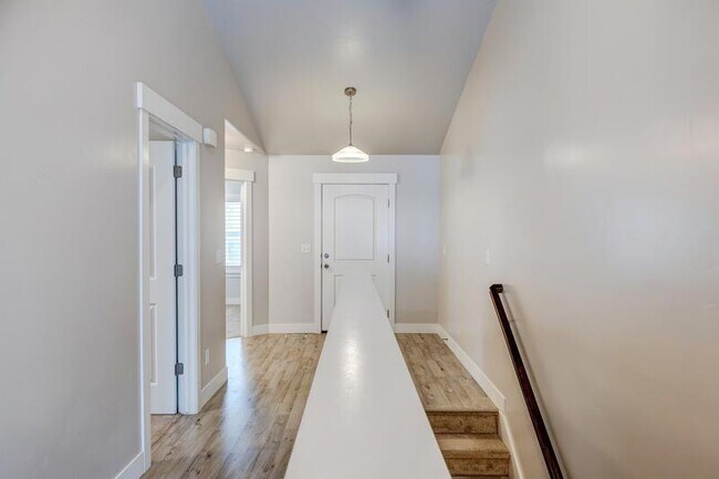 Foto del edificio - 419 E Mount Peale Dr