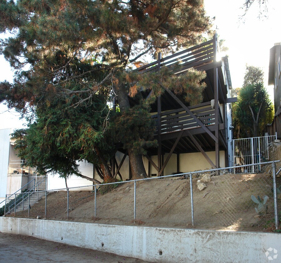 Building Photo - 904-910 Silver Lake Blvd