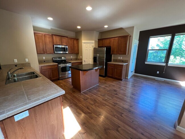 Photo - 20744 SW Sister Ln House