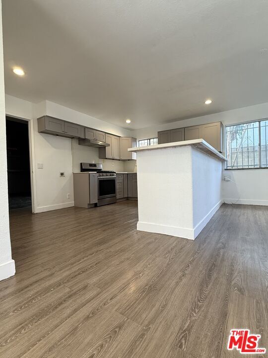 Foto del edificio - 1505 S Dunsmuir Ave