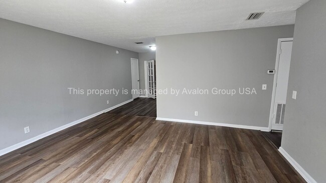 Foto del edificio - 7384 Irving Scott Dr