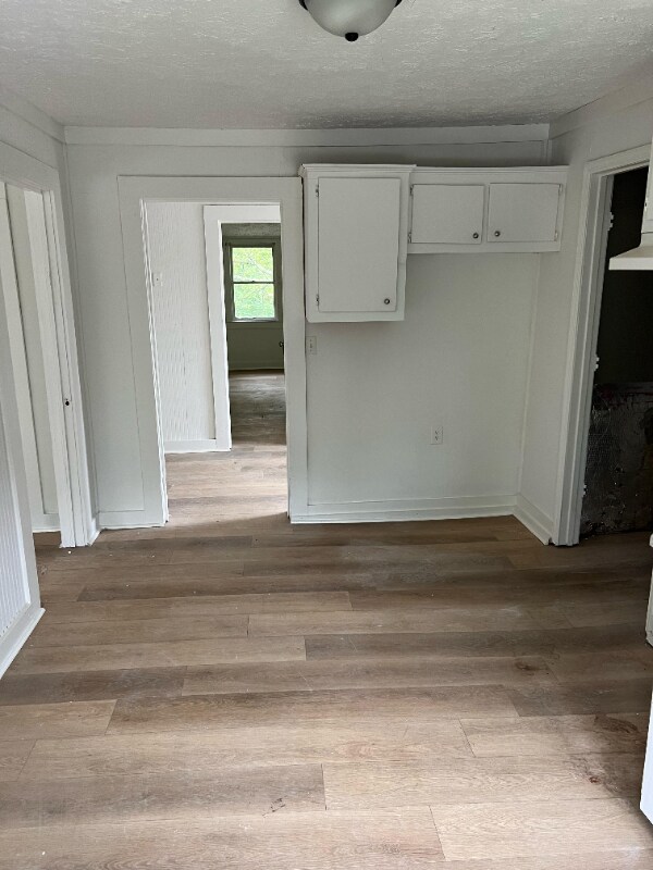 Foto del edificio - 1613 Dewitt Ave