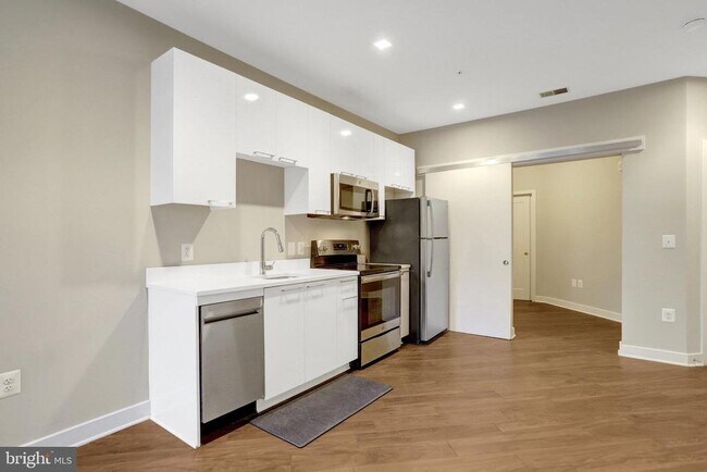 Foto del edificio - 989 S Buchanan St