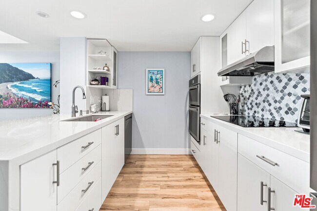Foto del edificio - 13700 Marina Pointe Dr