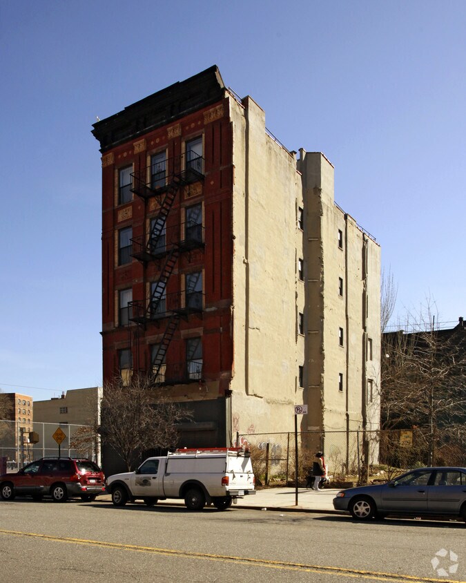 Building Photo - FAM Pleasant Realty