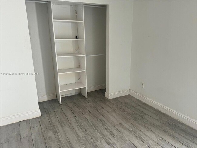 Foto del edificio - 1865 NW 16th Street Unit 1