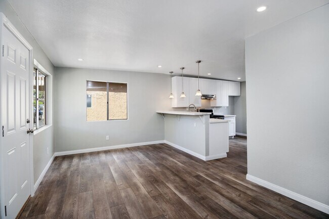 Building Photo - 230 Zenith St