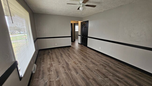 Foto del edificio - Newly Remodeled 3-Bedroom, 1-Bath Mansfield Home with Modern Upgrades & 2-Car Garage