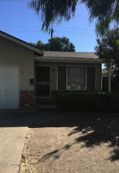 Primary Photo - 1684 Stardust Ct