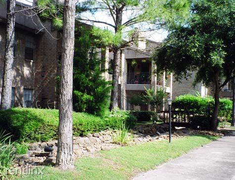 Building Photo - 2217 Hollister St