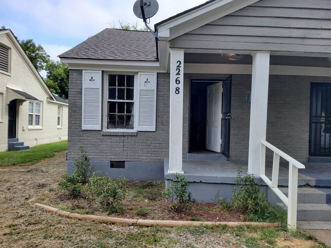 Primary Photo - 2268 Jackson Ave