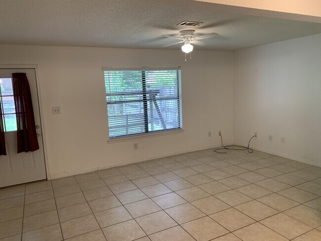 Building Photo - 126 Walton Way