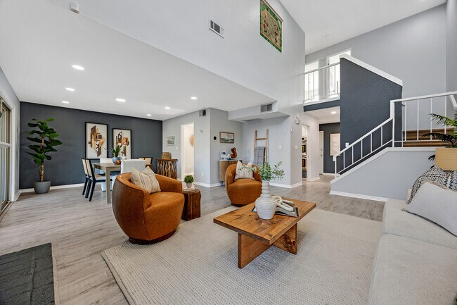 Foto del edificio - 7551 Maywood Dr