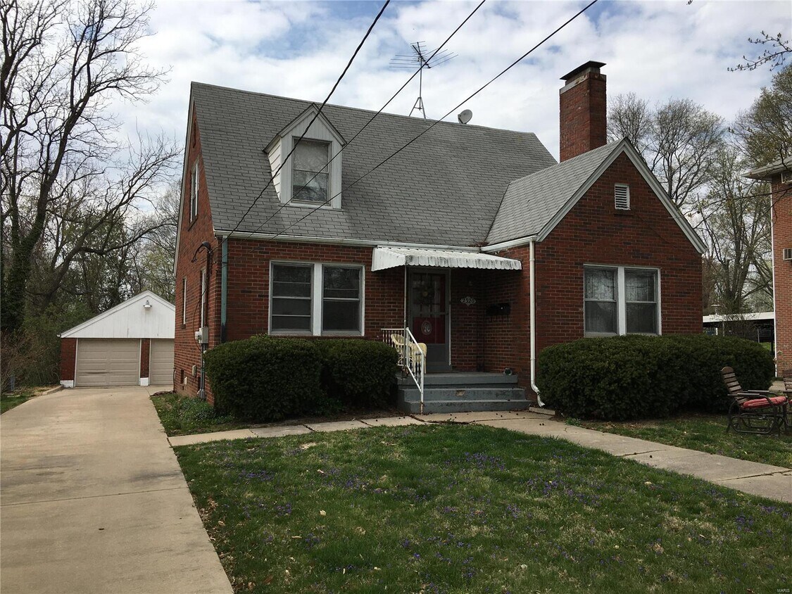 Primary Photo - 2320 Brown St
