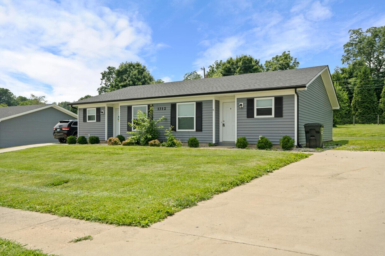 Foto principal - 1314 Farmingdale Dr