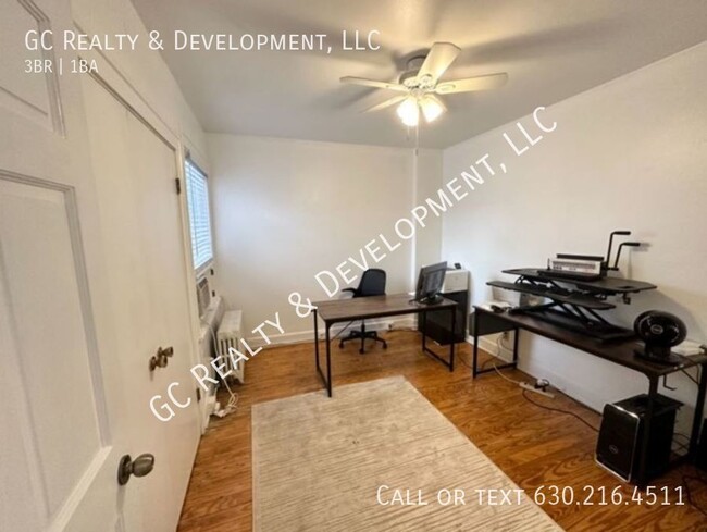 Foto del edificio - ** SPECTACULAR DOWNTOWN GLEN ELLYN / 3 BED...