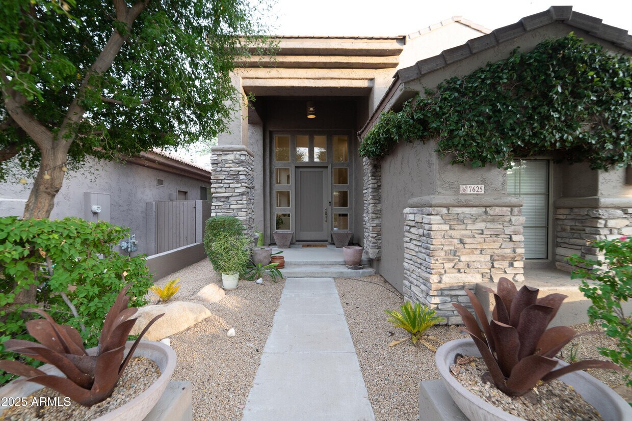 Foto principal - 7625 E Sands Dr
