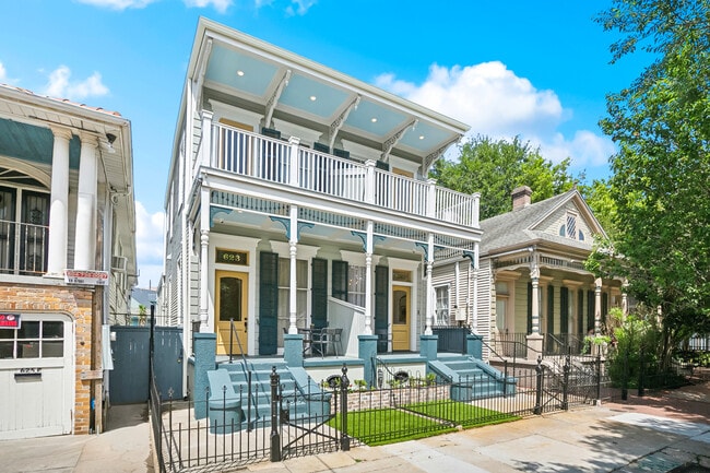 Building Photo - 623 Kerlerec St