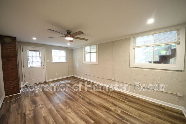 Foto del edificio - 1303 Tallwood St