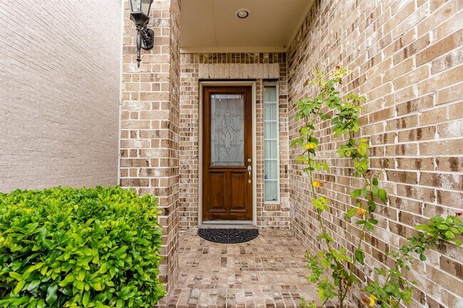 Foto del edificio - 10130 Holly Chase Dr