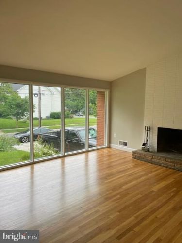 Foto del edificio - 9802 Holmhurst Rd