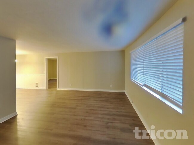 Foto del edificio - 6104 Cemetery Rd