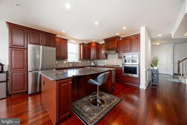 Building Photo - 71 Iron Hill Way