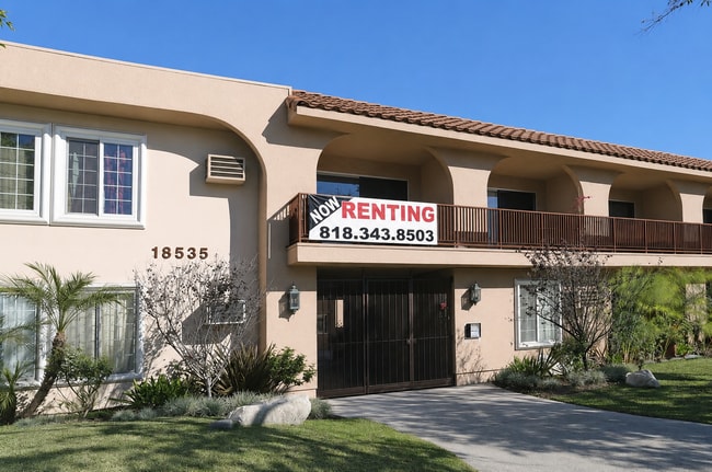 Building Photo - 18535 Saticoy St
