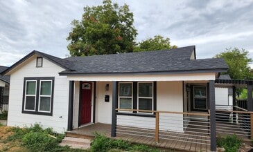 Building Photo - 747 Bailey Ave