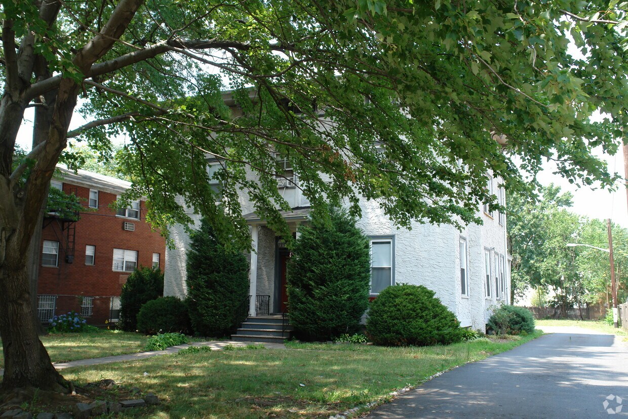 Foto del edificio - 323 W Jersey Ave