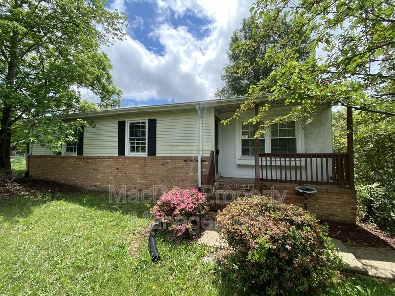 Primary Photo - 905 Kilarney Dr