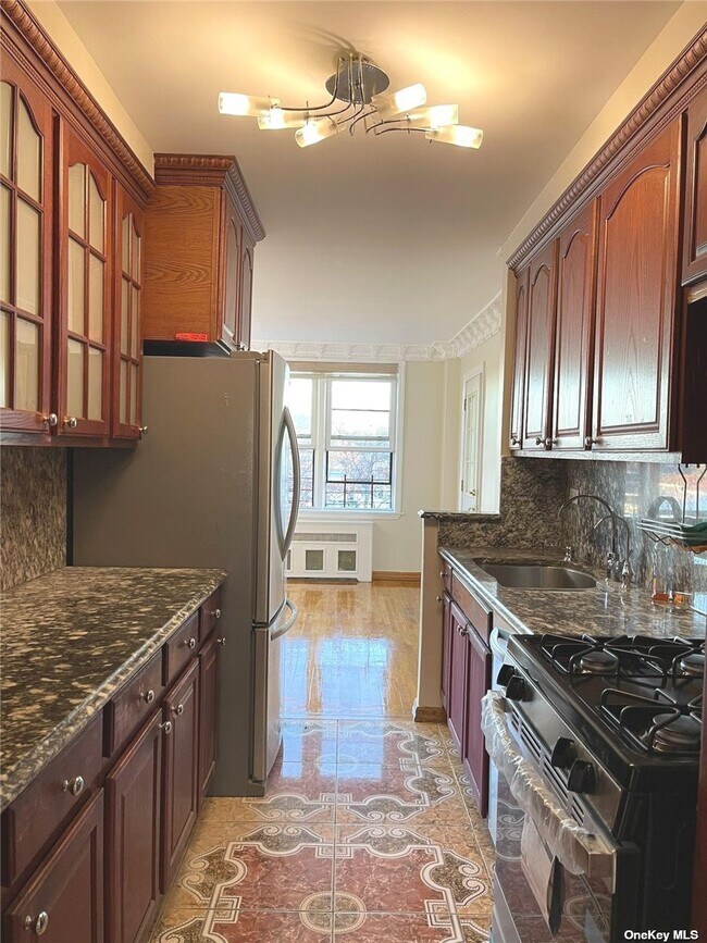 Foto del edificio - 108-49 63rd Ave
