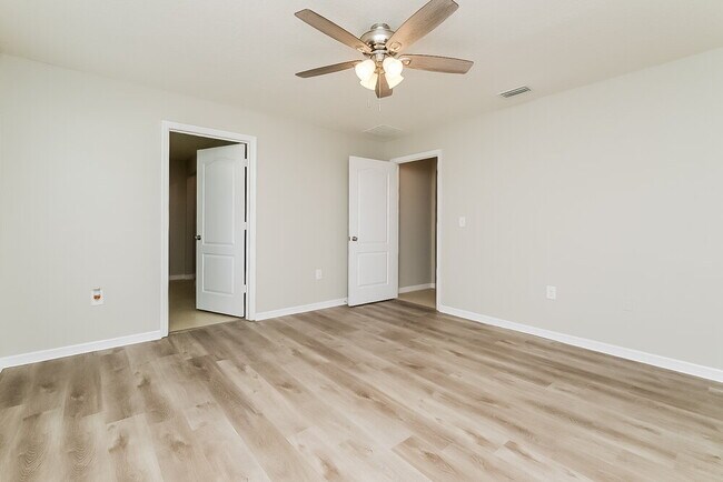 Foto del edificio - 8548 Silverbell Loop