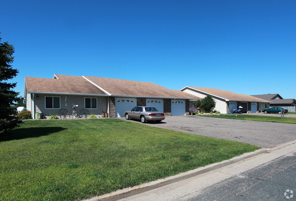 1439 Domain Dr, New Richmond, WI 54017 Apartments in New Richmond, WI