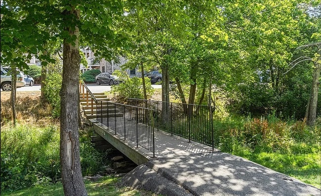 Grounds - 8 Kenmar Dr