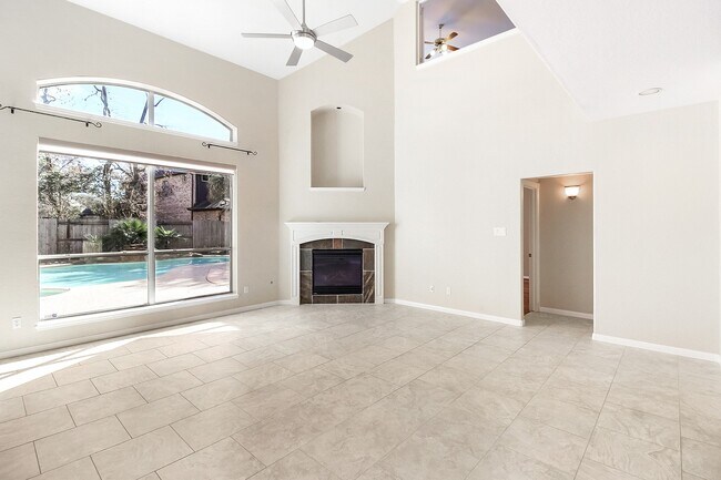 Foto del edificio - 803 Chisel Point Dr