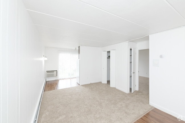1 BR, 1 BA - Mansion House Apartments