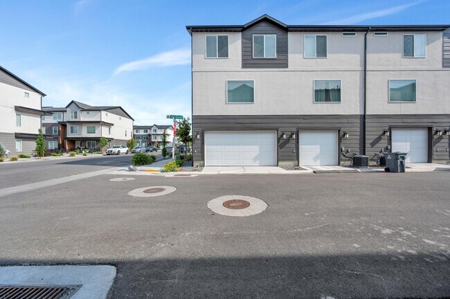 Building Photo - 1138 W E 340 S