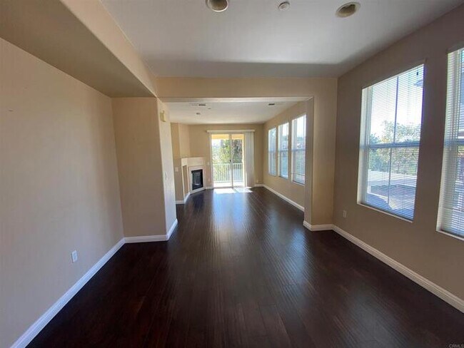 Building Photo - 3100 Altura Ct