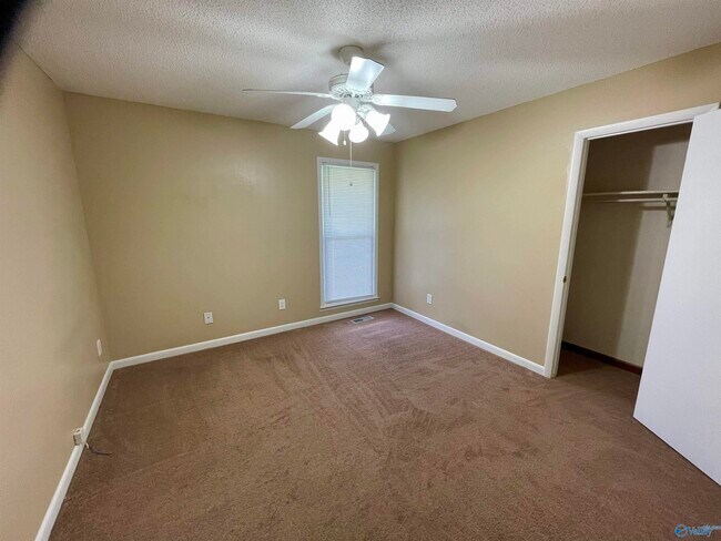 Building Photo - 17556 Fairway Dr