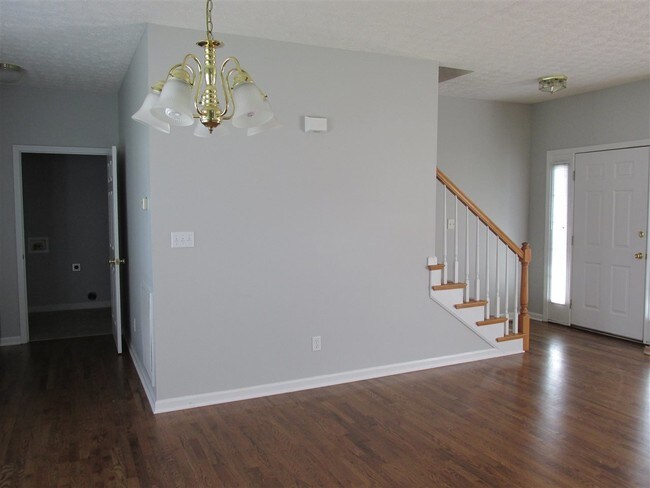 Building Photo - 100 Bermuda Ct