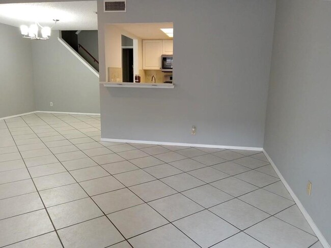 Foto del edificio - 910 E Meadowmere Ln