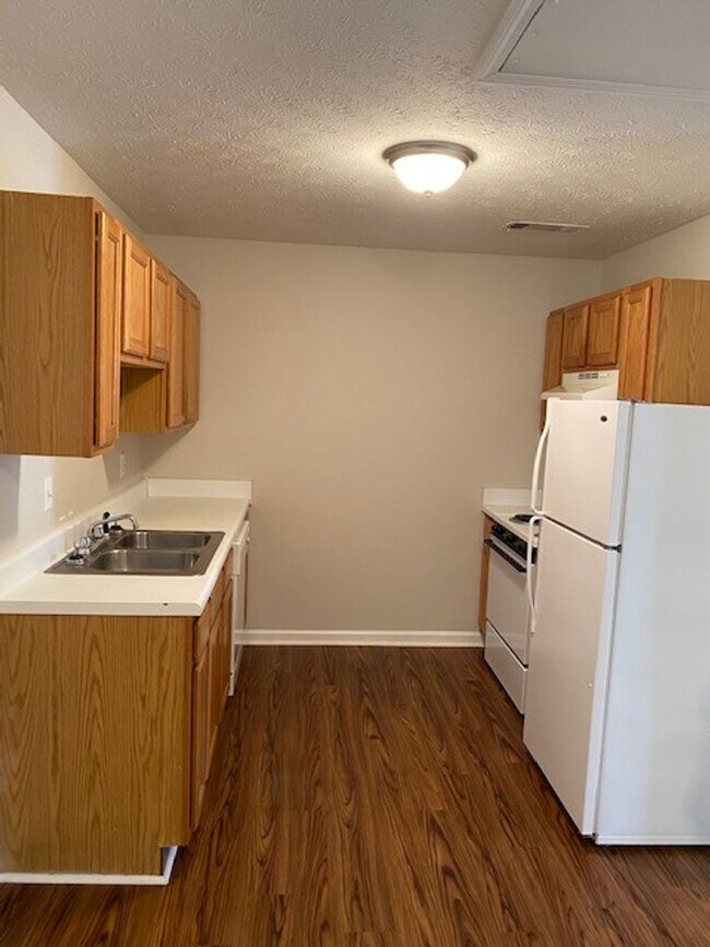 Building Photo - Cute Two Bedroom/1.5 Bath Close to Downtown Villa Rica