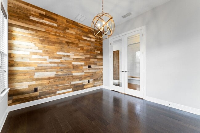 Building Photo - Luxurious 5-Bedroom Home with Office, Thea...