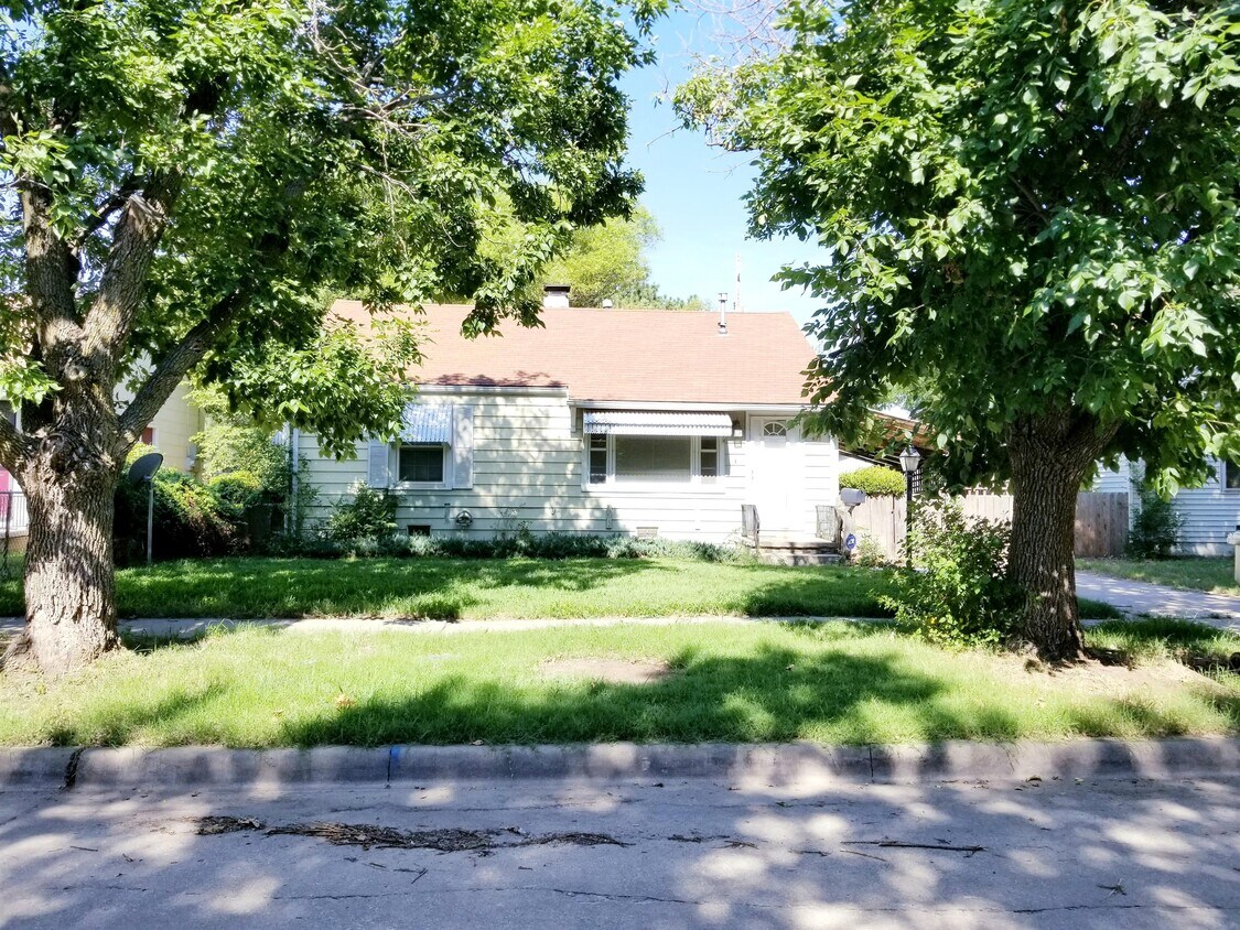 Primary Photo - 407 N Glenn St