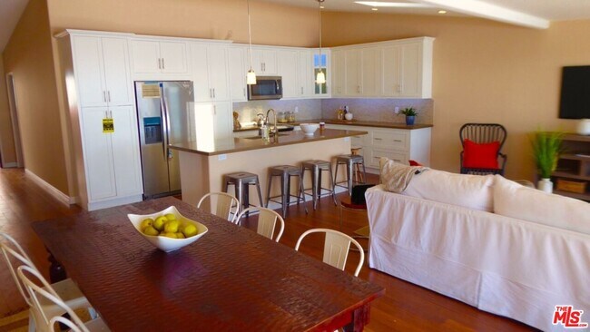 Foto del edificio - 25164 Malibu Rd