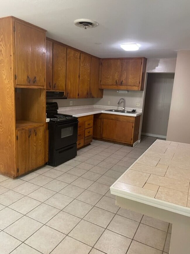 Foto del edificio - 411 Lindenwood Dr