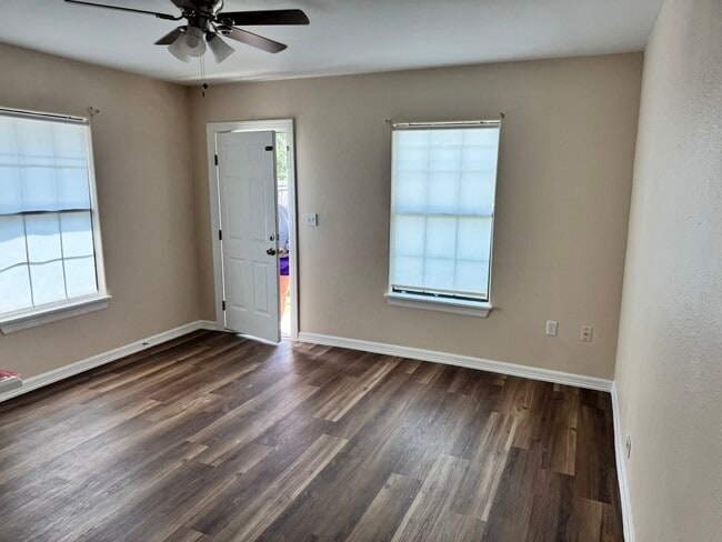 Living Room Front Door - 1112 W Elizabeth St